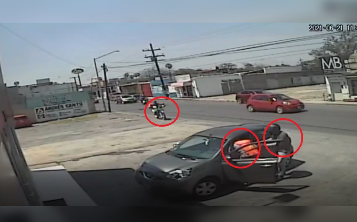 VIDEO: Con arma de fuego, asaltan a conductor tras salir de nevería en Apodaca