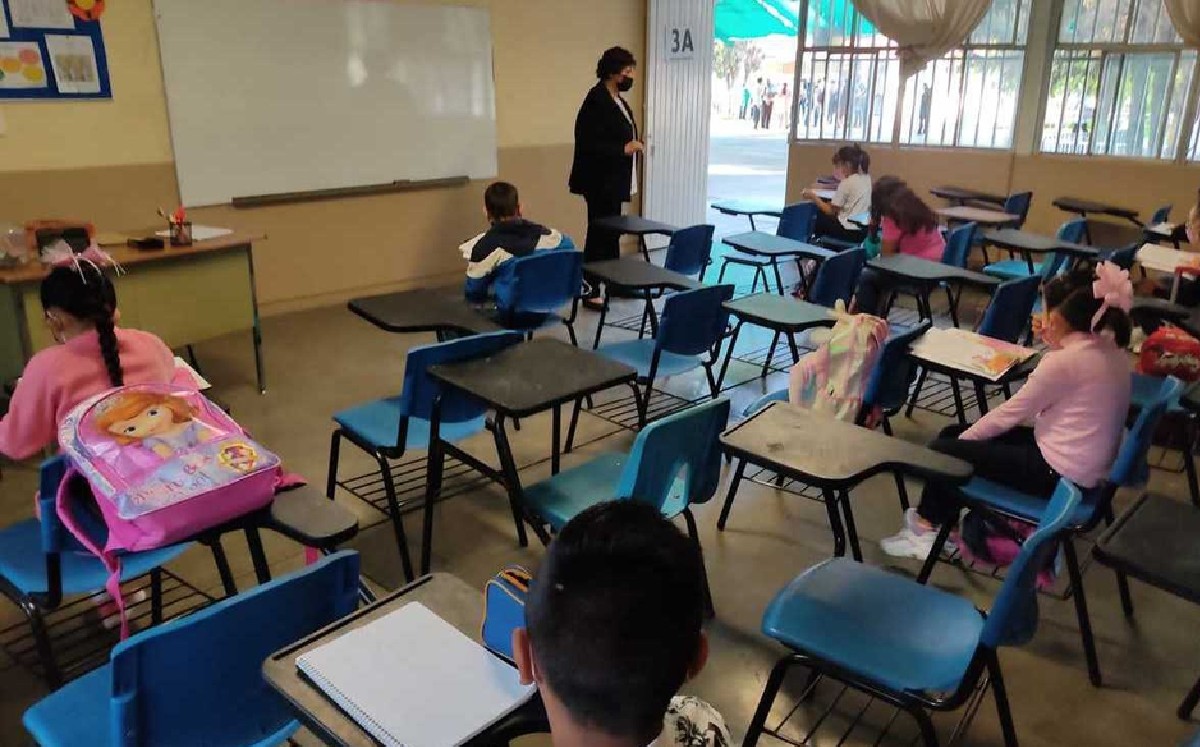 Maestra da positivo a covid-19 en escuela de La Laguna