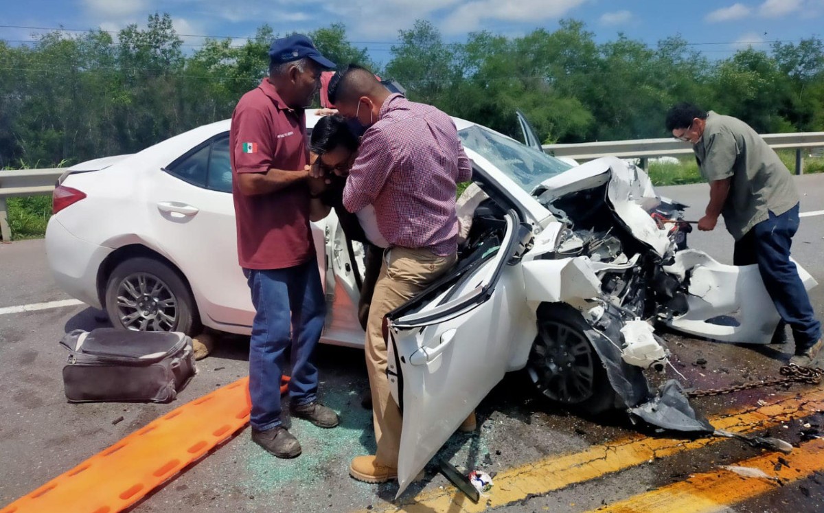 Choque en la carretera Monterrey-Victoria deja una mujer muerta y 6 lesionados