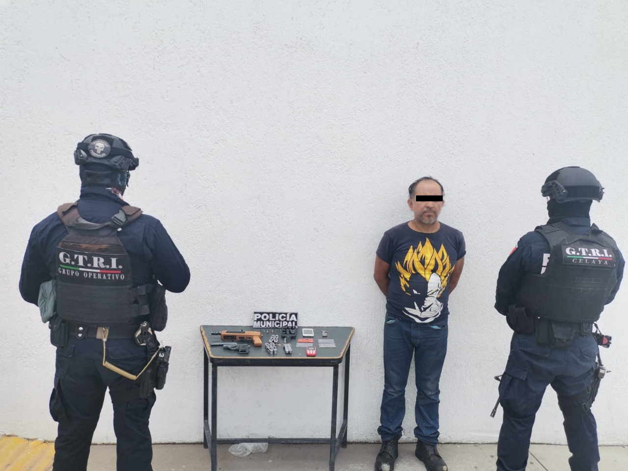 Detienen a hombre en posesión de 2 armas de fuego en Celaya