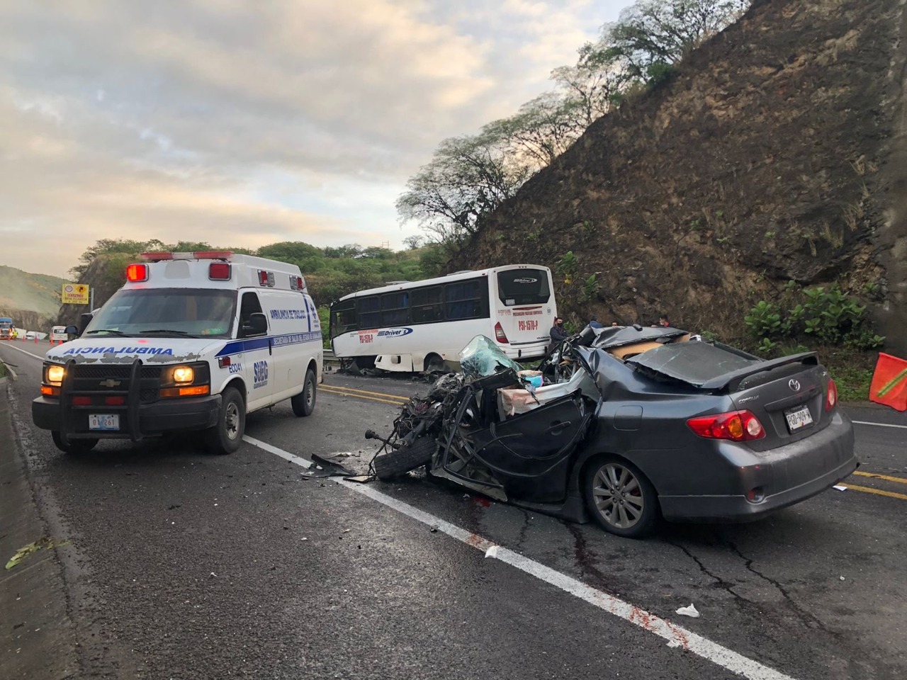 Muere mujer tras choque en carretera San Felipe - Silao