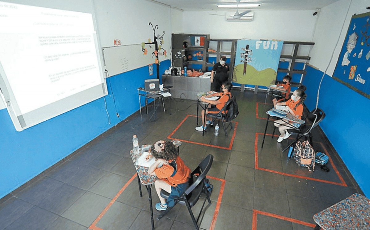 Avalan pediatras vuelta de niñas y niños a clases presenciales en Nuevo León