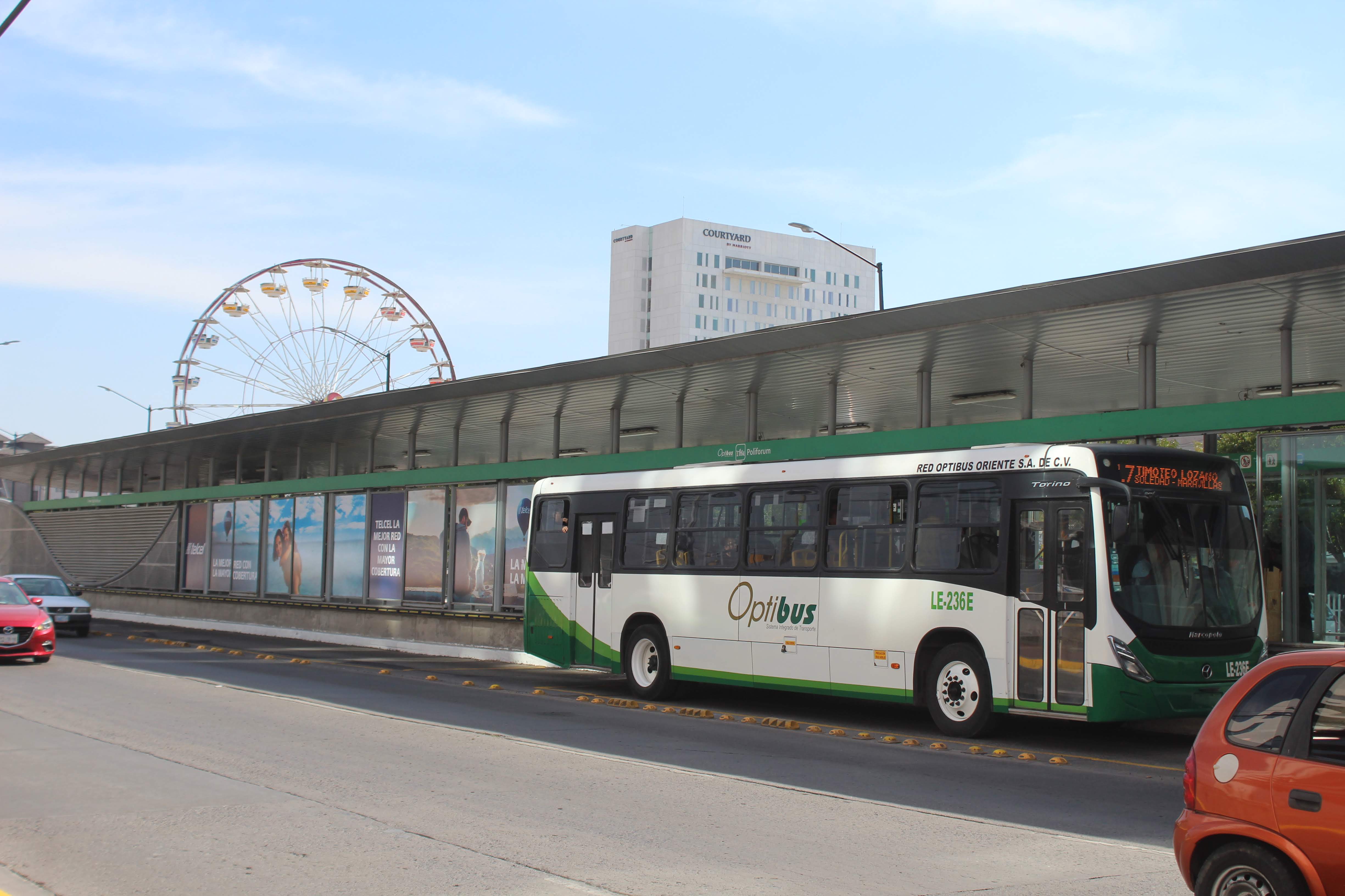 Extienden horario de transporte público de León por Feria de Verano