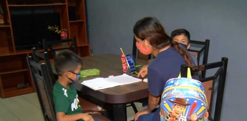 Clases a distancia complica aprendizaje de estudiantes náhuatl radicados en Monterrey 