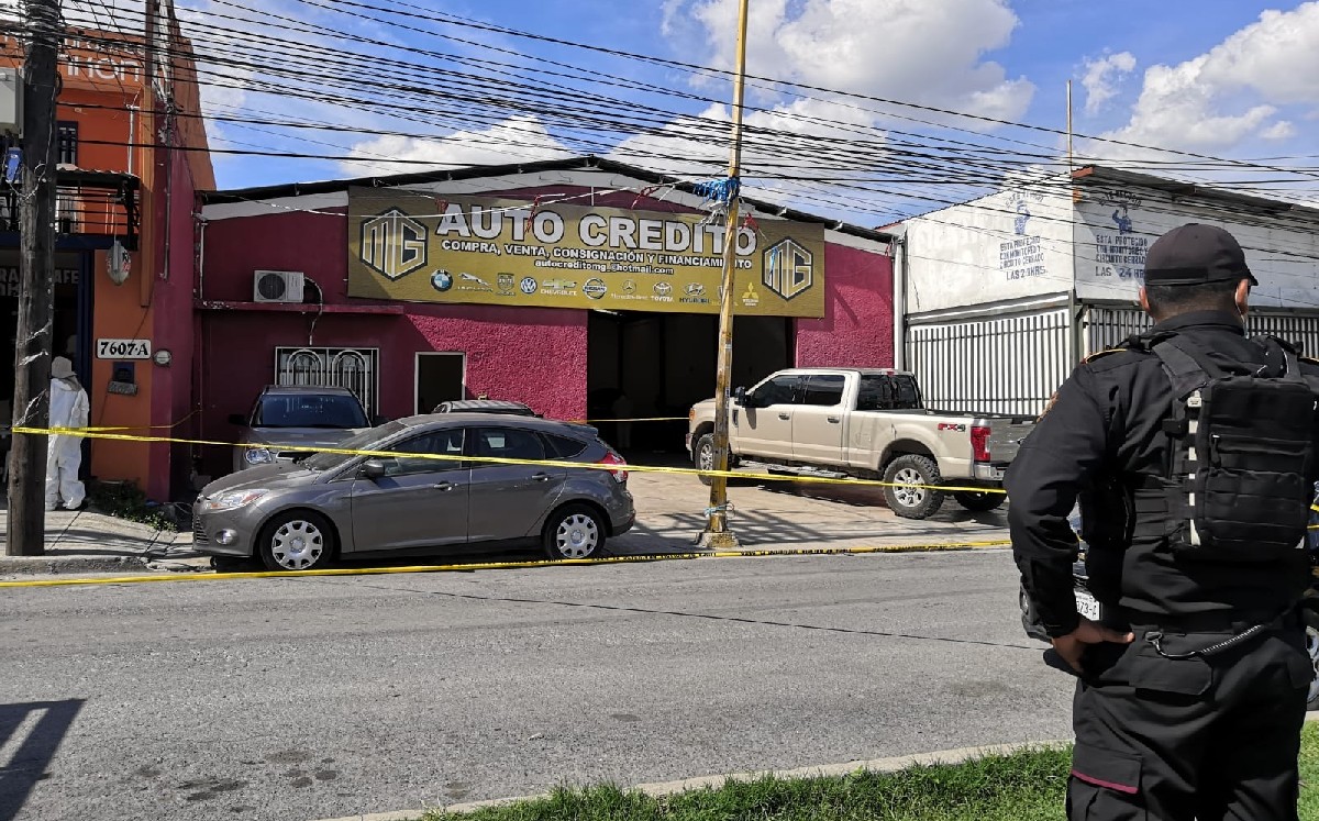 Asesinan a balazos a dueño de lote de autos en Guadalupe