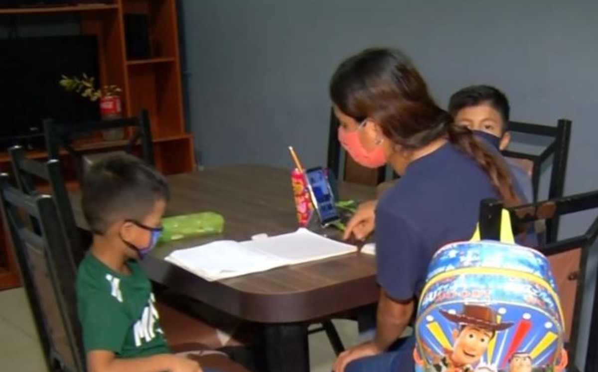 Clases a distancia complica aprendizaje de estudiantes náhuatl radicados en Monterrey