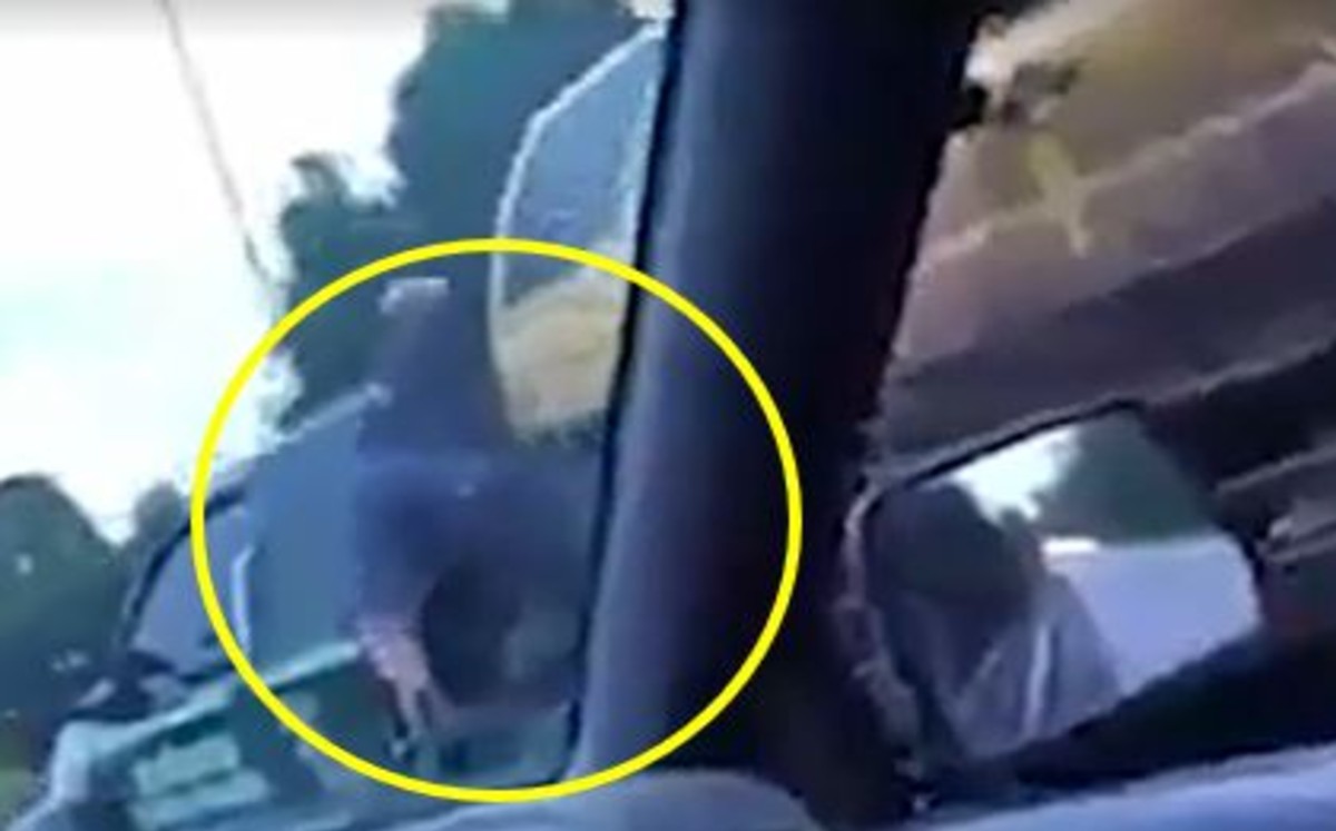 ¡Como Toretto! Sujeto rescata su camioneta de una grúa (VIDEO)