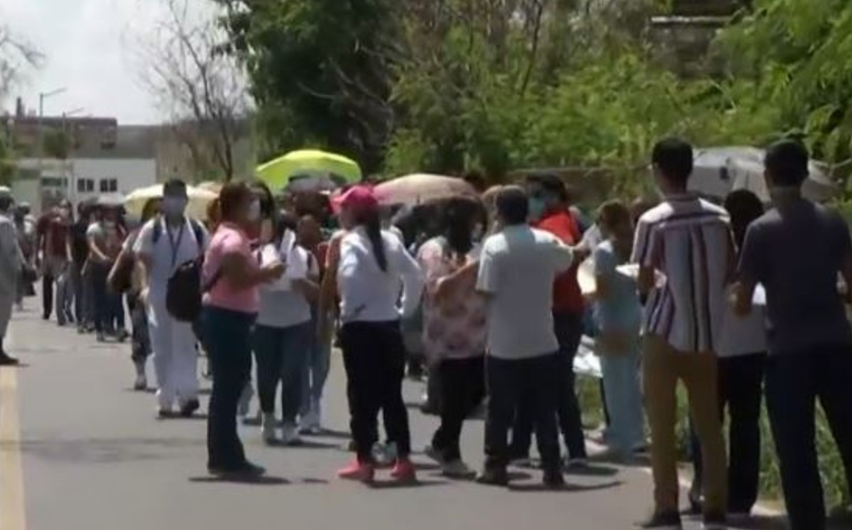 Vacunan contra Covid-19 a personal de salud en el Hospital Militar