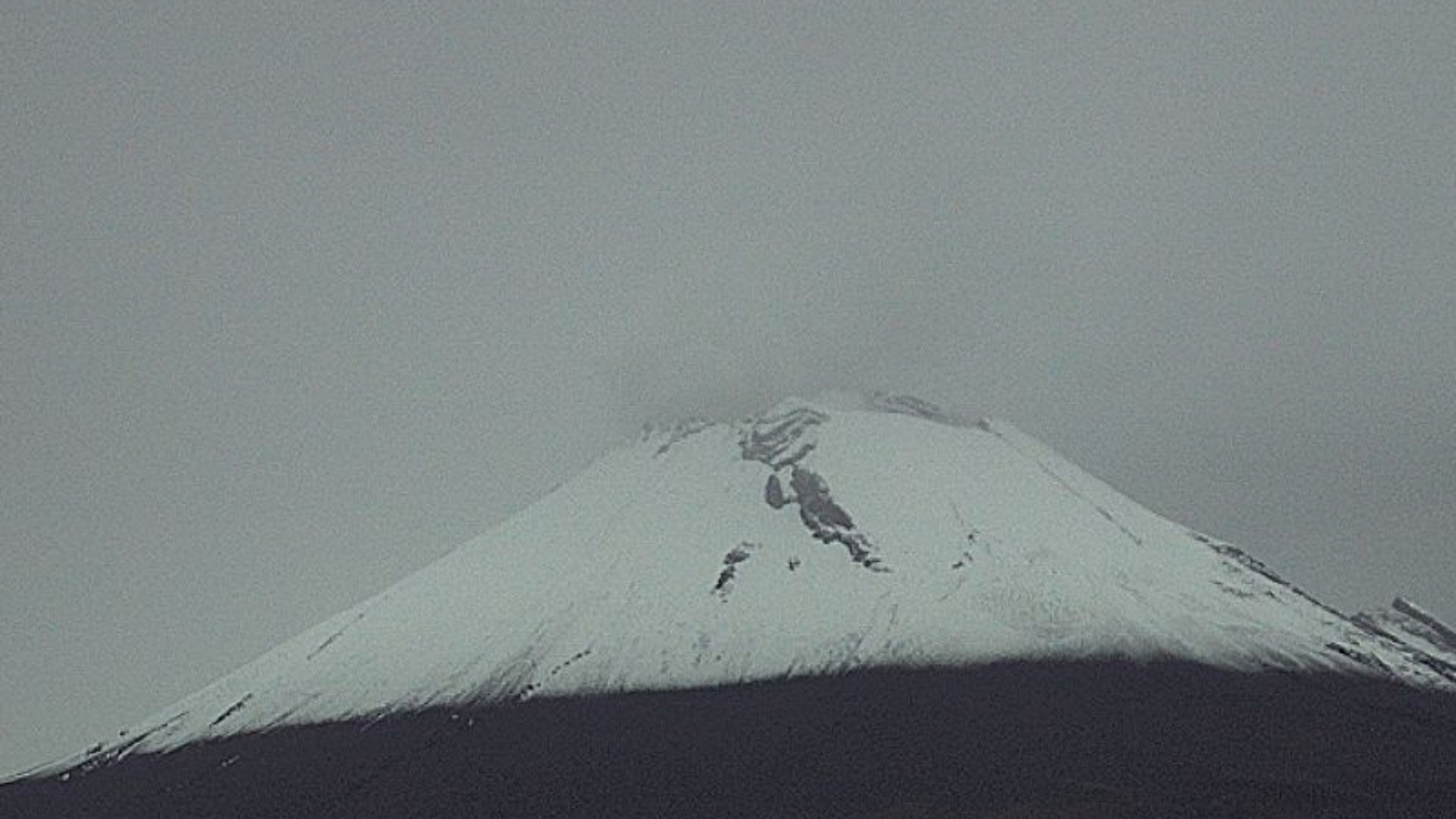 Volcán Popocatépetl presenta actividad moderada con 162 exhalaciones