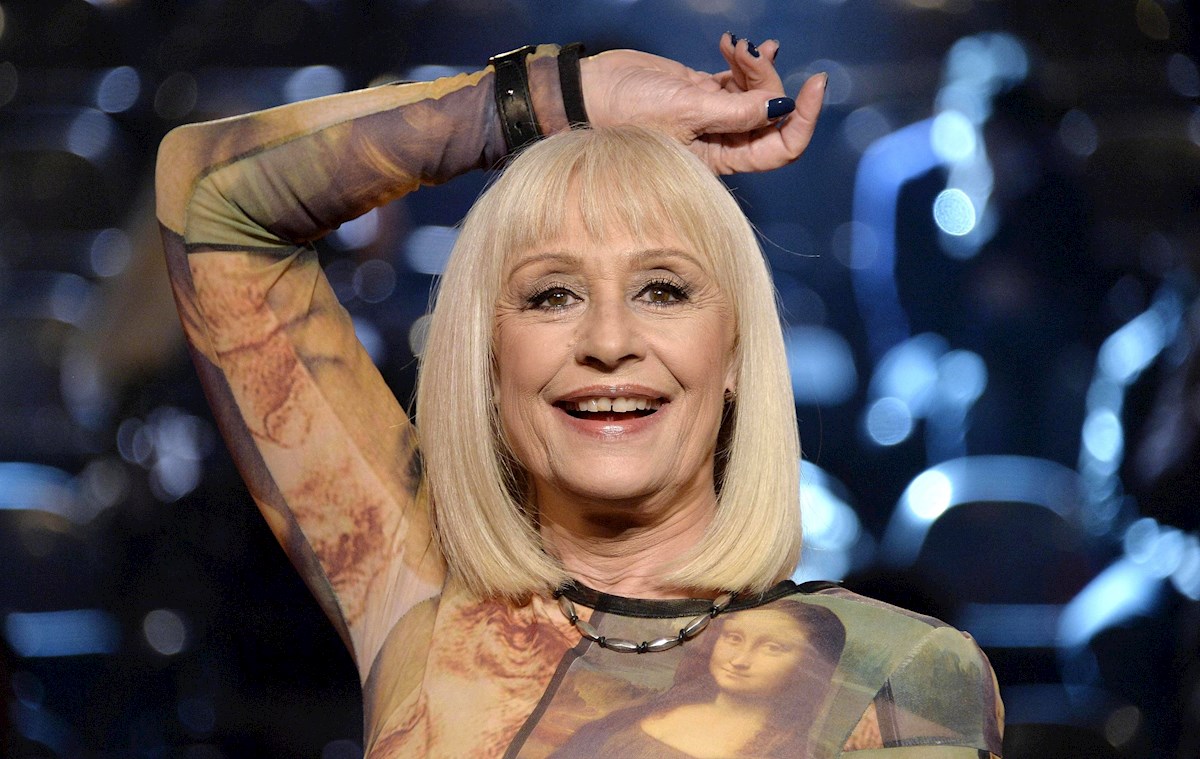 El mundo del espectáculo está de luto; muere reconocida cantante 