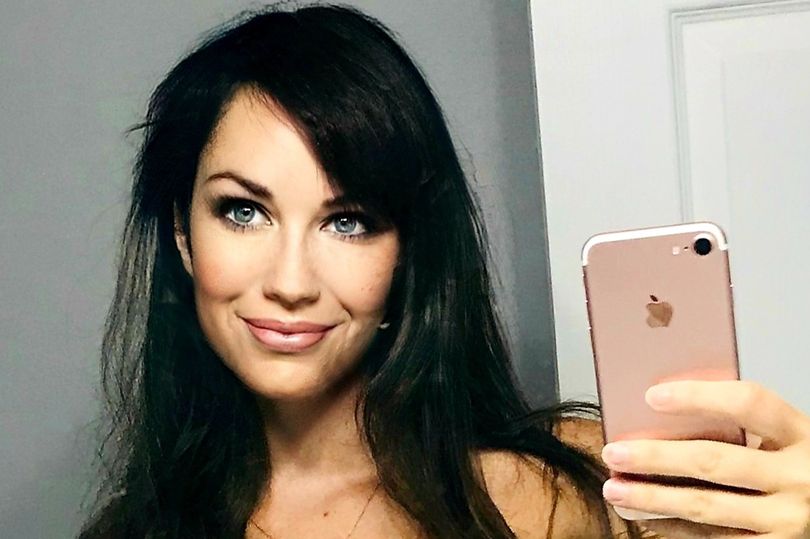 Profesora es despedida por tener cuenta de OnlyFans