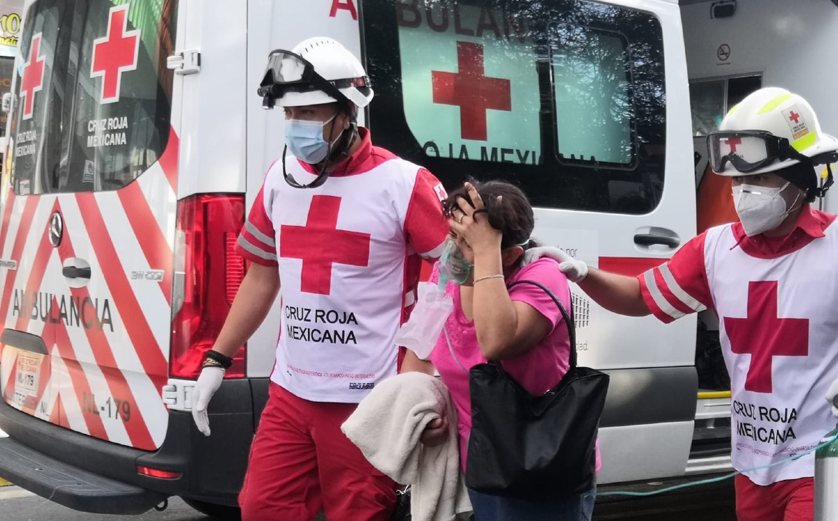 Incendio en vecindad deja al menos 7 personas intoxicadas en la colonia Ladrillera
