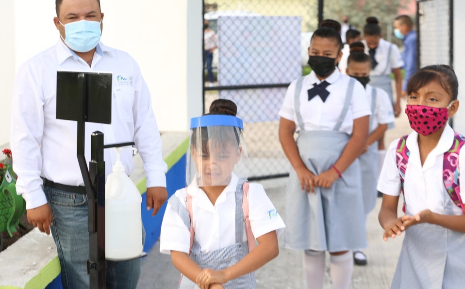 AMLO presentará la próxima semana un plan para regreso a clases presenciales 