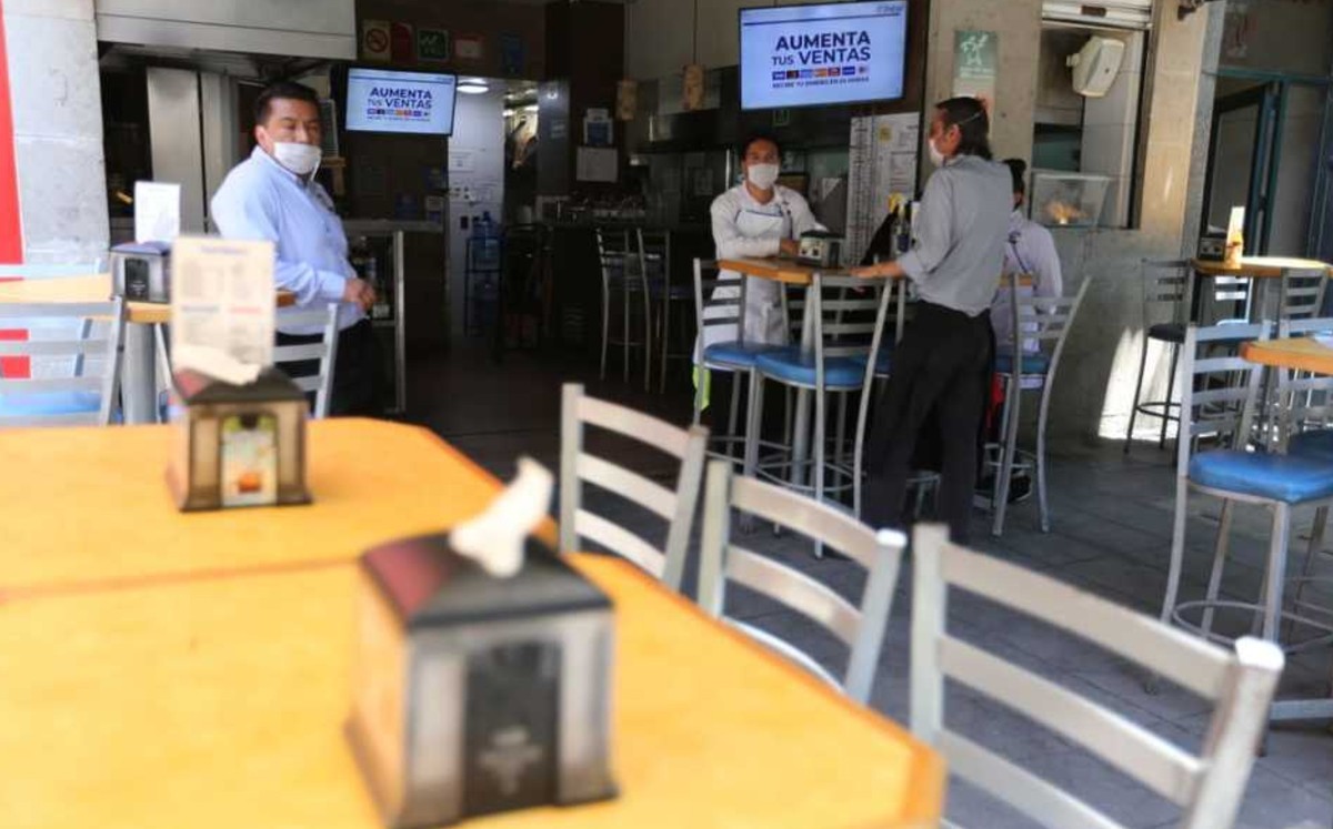 Restaurantes redoblan medidas sanitarias ante nuevas restricciones por Covid-19 en NL