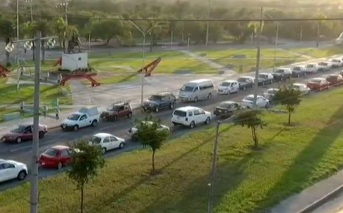 Se forman desde las 2 de la mañana para pruebas Covid-19 en módulo de Escobedo