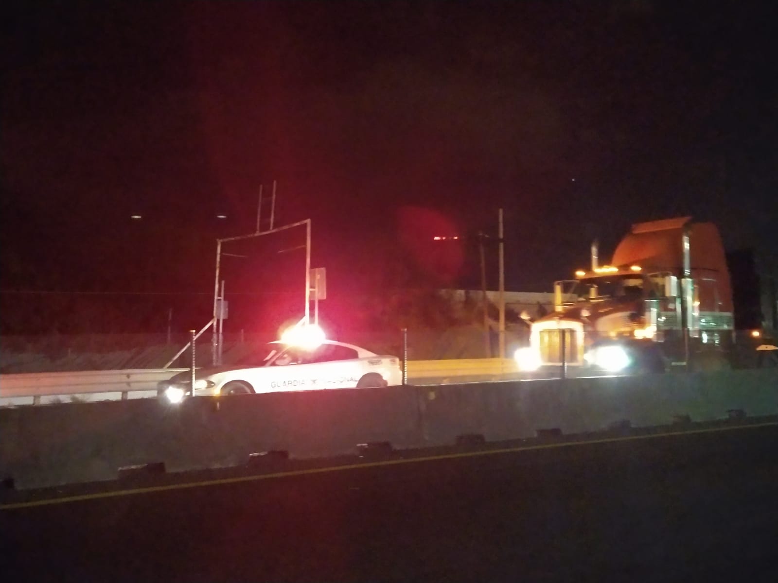 Muere hombre presuntamente atropellado por tráiler en el Libramiento Noreste