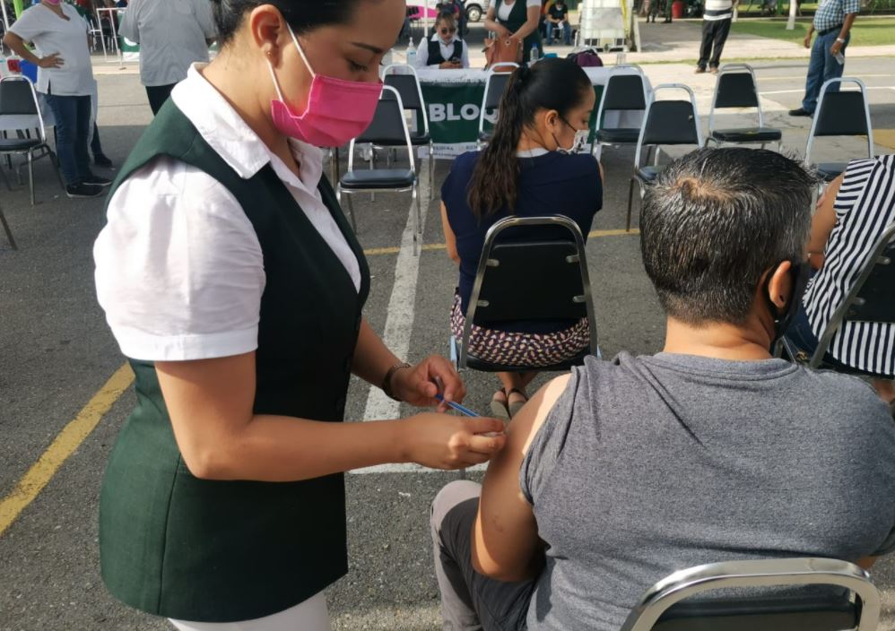 Durante elecciones se aceleró vacunación anticovid en Nuevo León