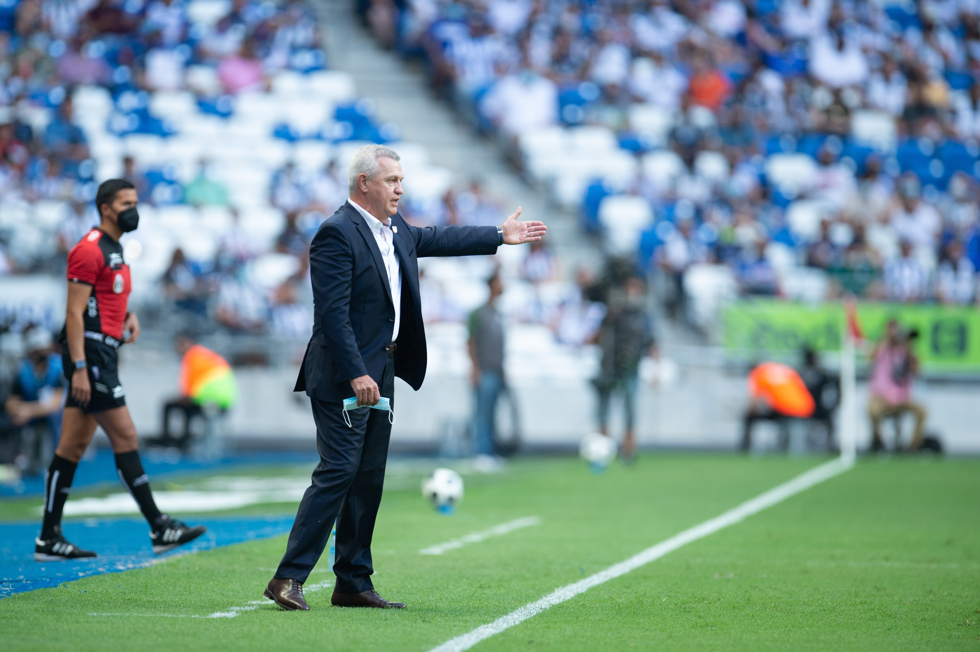 Javier Aguirre: "Con 10 tampoco es que no puedan jugar"