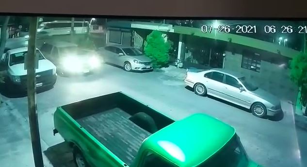 Roban tapa de camioneta pick-up en la colonia Azteca, Guadalupe  