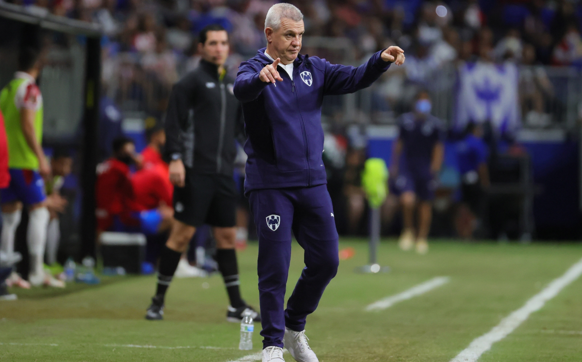 Vean los partidos antes de criticar: Javier Aguirre