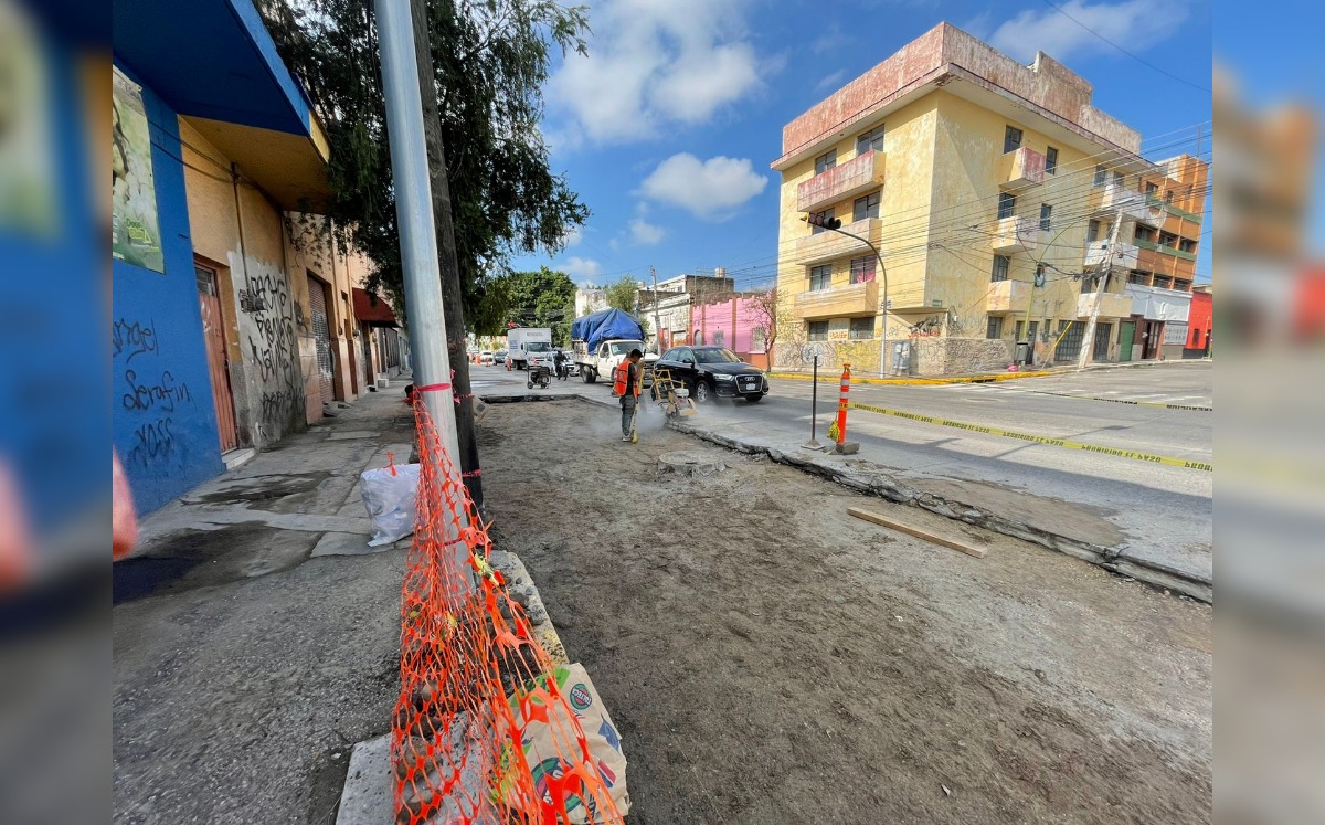 Vecinos reportan afectaciones por obra pública sobre la avenida Enrique Díaz de León