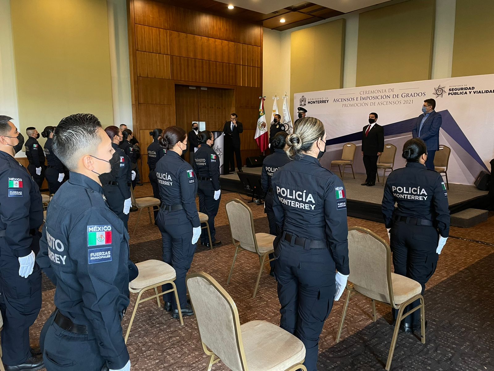 Municipio de Monterrey asciende a 34 policías durante ceremonia