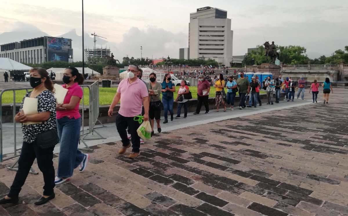 Inicia aplicación de segunda dosis de vacuna contra Covid-19 para mayores de 50 años en Monterrey