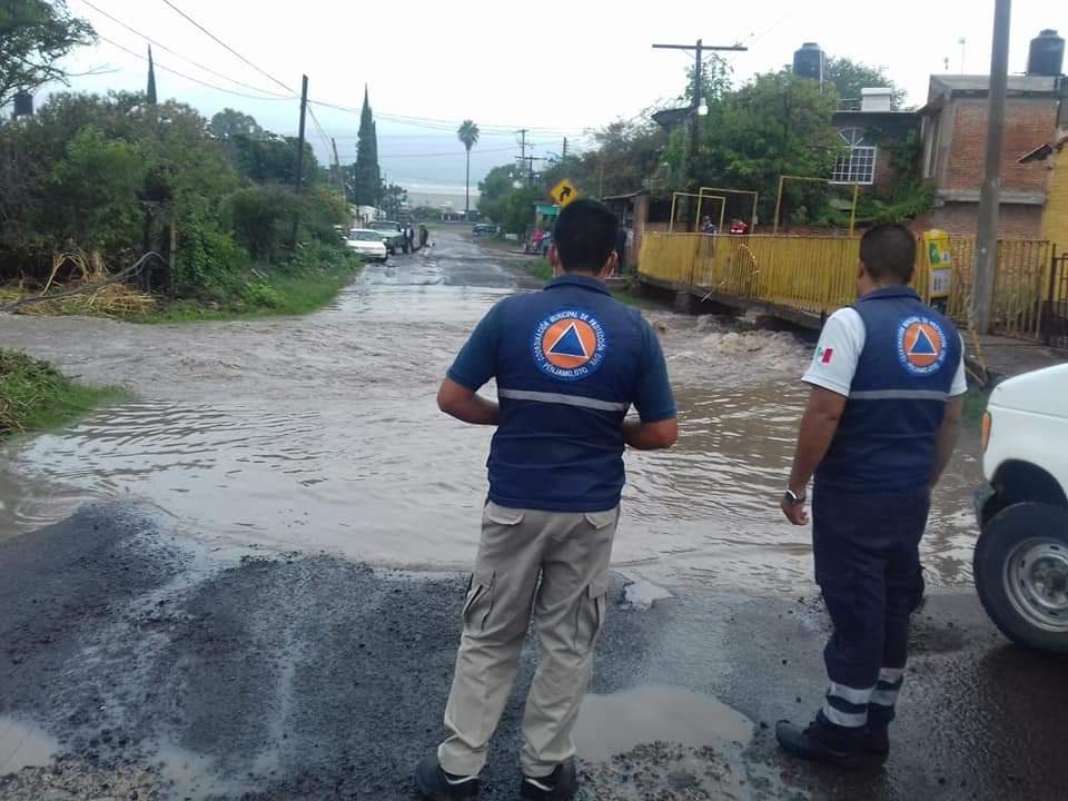 En Pénjamo, intensas lluvias dejan incomunicados a habitantes