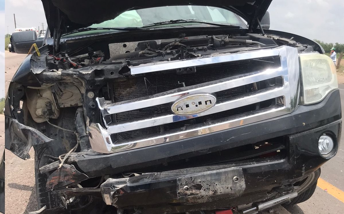 Pareja en moto muere arrollada por camioneta en La Laguna