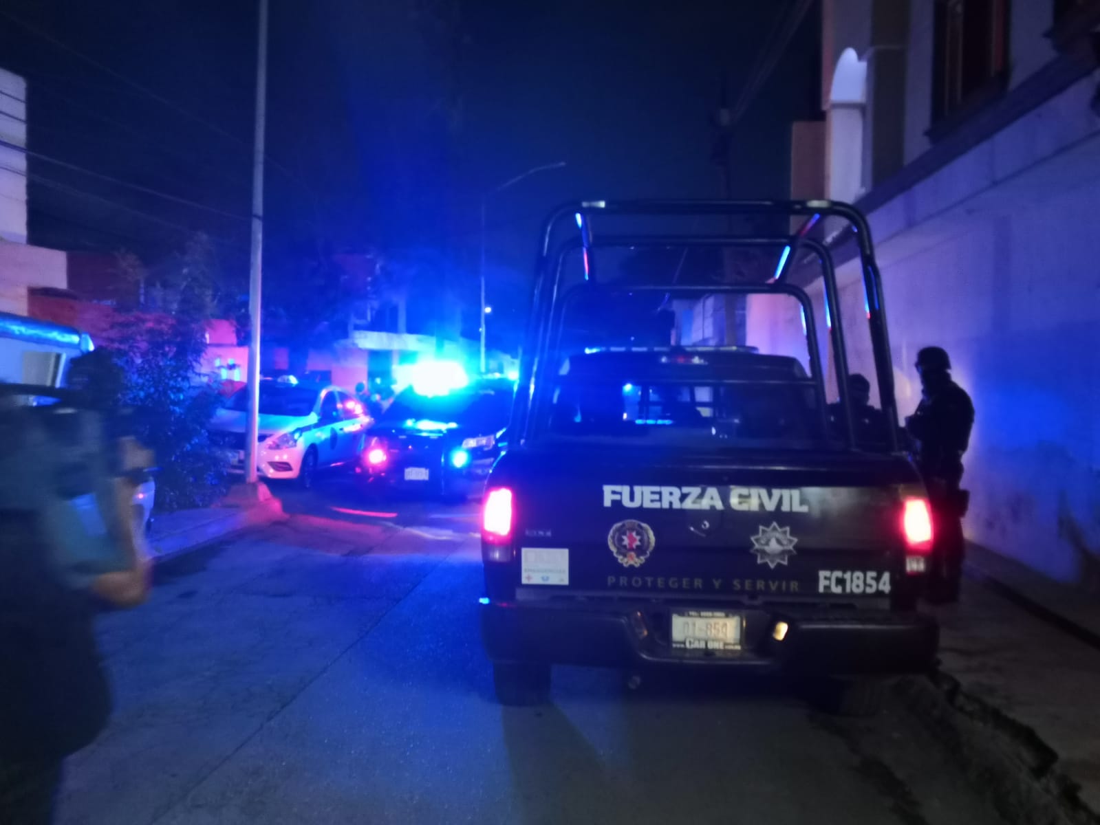 Asesinan a balazos a hombre frente a domicilio en la colonia Constituyentes de Querétaro