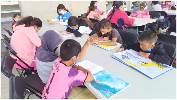 En cursos de verano estimulan lectura en niños de León