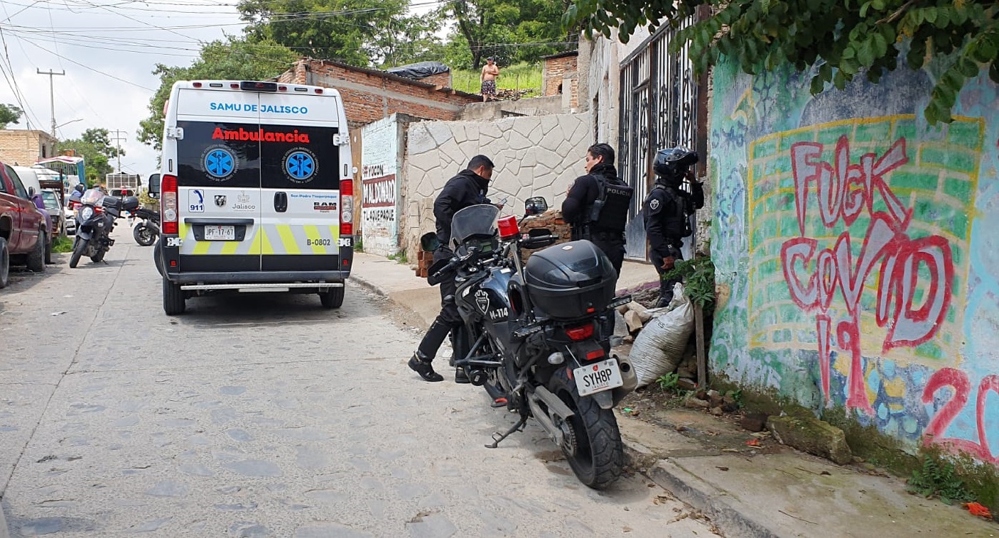 Hombre es baleado dentro de su casa en la colonia San Martín de Las Flores
