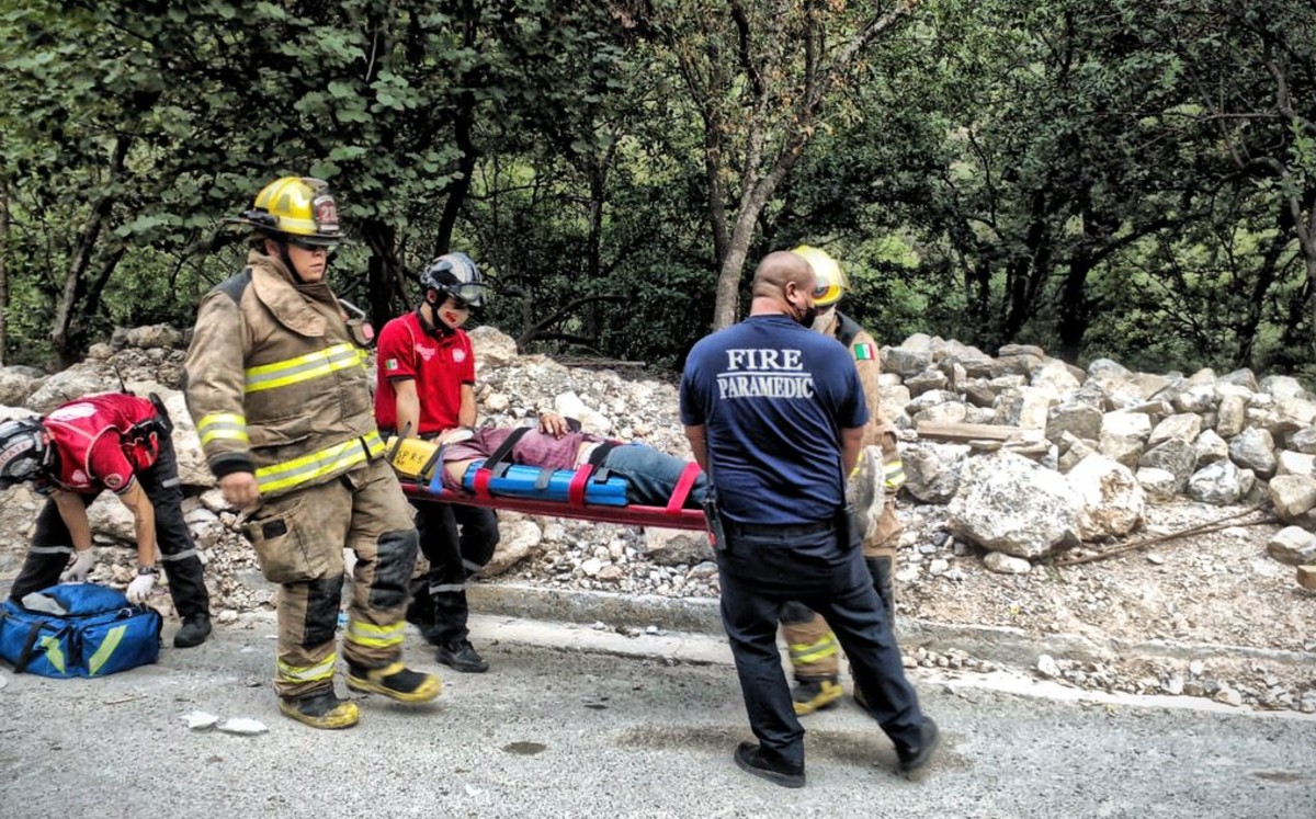 Padre e hijo resultan gravemente lesionados tras derrumbe de muro en San Pedro