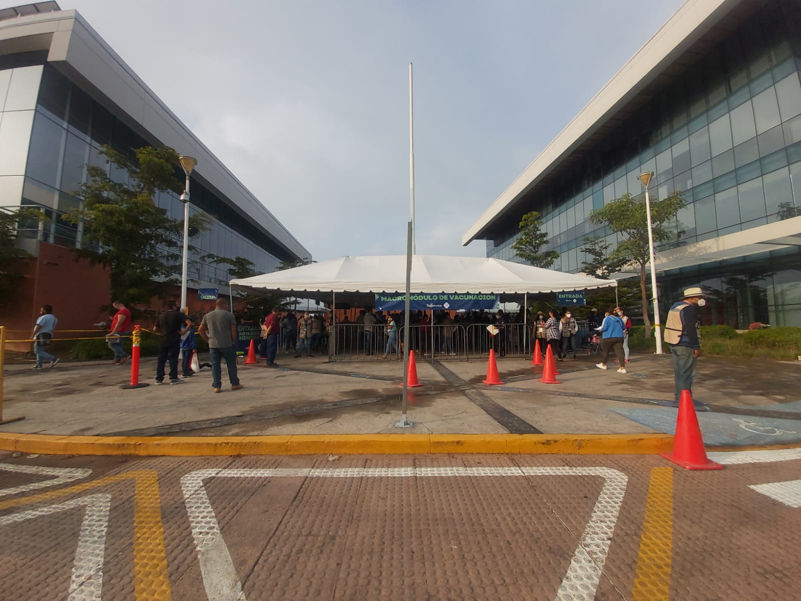 Habitantes de Tlajomulco se muestran contentos con el macromódulo ubicado en el municipio