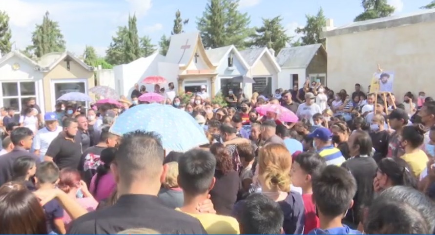 Telediario Media Con cohetes, banda y al grito de justicia despiden a músico asesinado