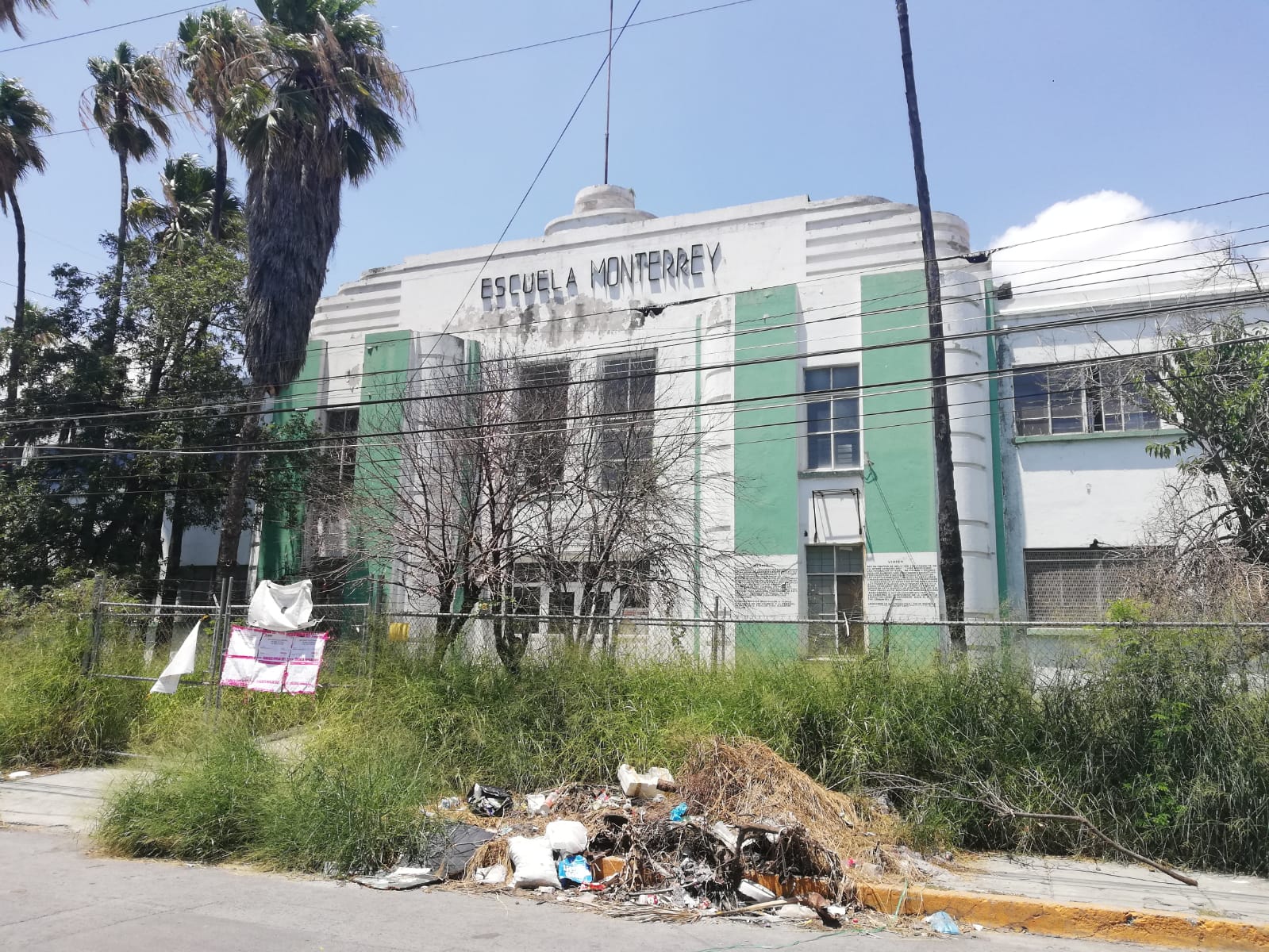 Escuela de la colonia Sarabia en franco deterioro previo a regreso a clases