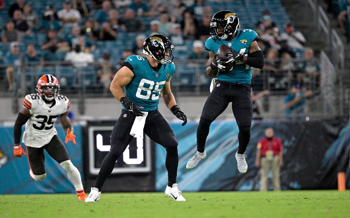 Tim Tebow lució perdido en su debut como ala cerrada con Jacksonville