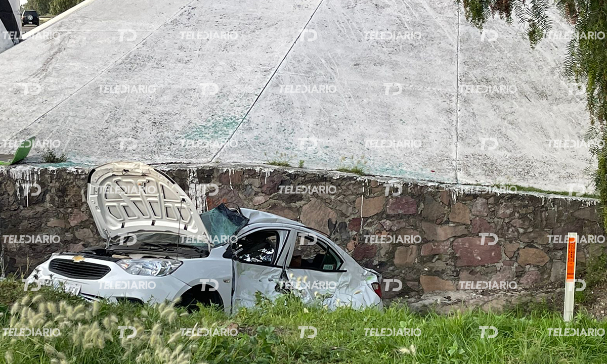 Autobús de pasajeros provoca accidente en la México-Pachuca; hay un muerto