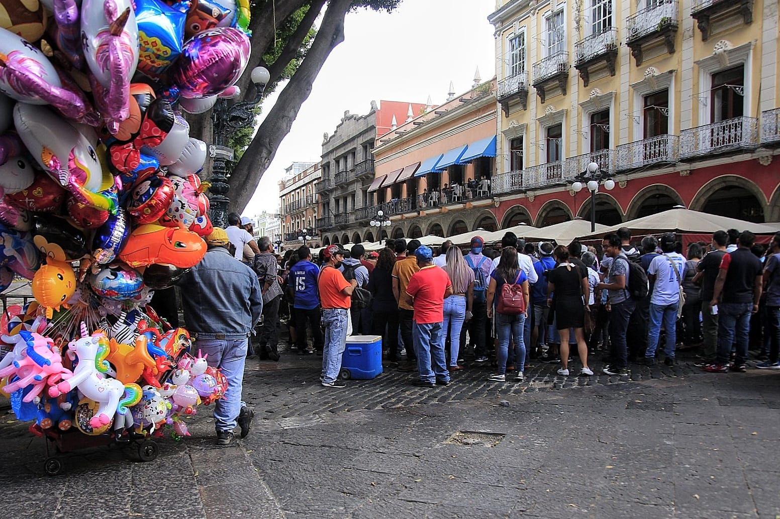 Dan permiso a payasitos para trabajar en inmediaciones del Zócalo