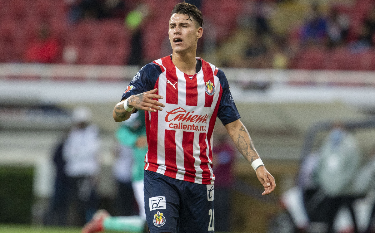 Cristian Calderón explota contra aficionados de Chivas