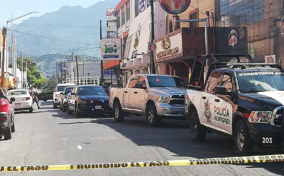 Encuentran a 21 indocumentados durante cateo en hotel del Centro de Monterrey