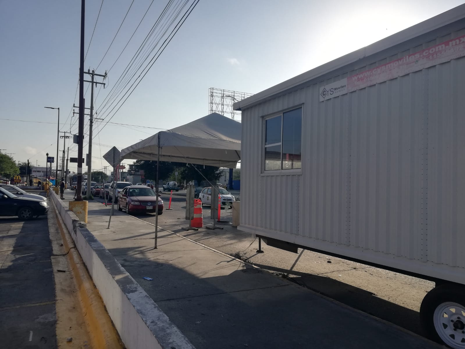 Se forman en vano para prueba Covid-19 en módulo Drive-Thru de Guadalupe