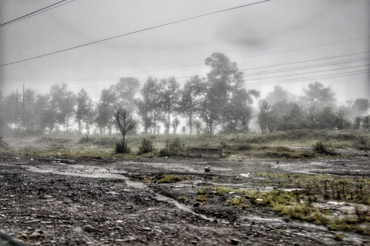 Neblina, lluvia y frío en Huachinango por 'Grace'