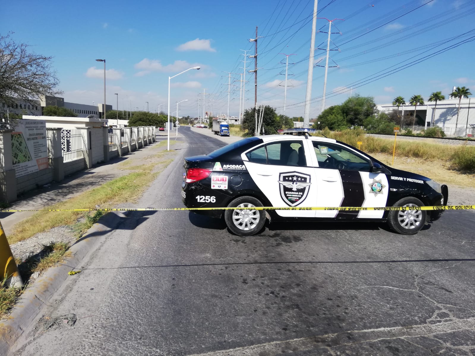 Hallan cuerpo decapitado en zona industrial de Apodaca