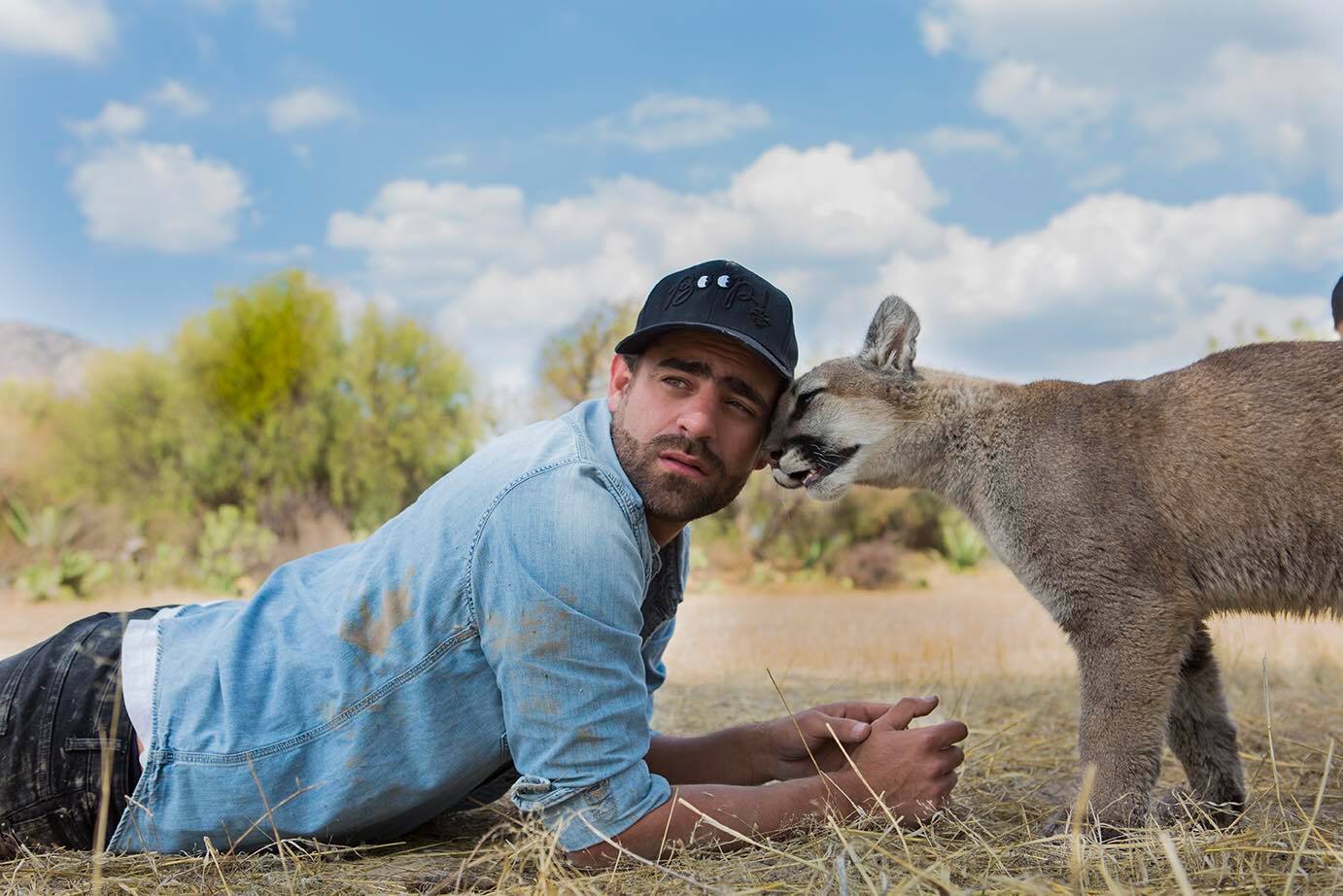 Ellos si viven esto": Influencer toma agua con estiércol porque los  indígenas "la toman así" | Telediario México