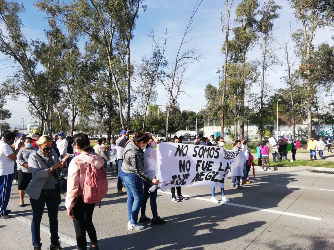 Afectados por arroyo 'El Seco' protestan en Periférico tras no recibir apoyo