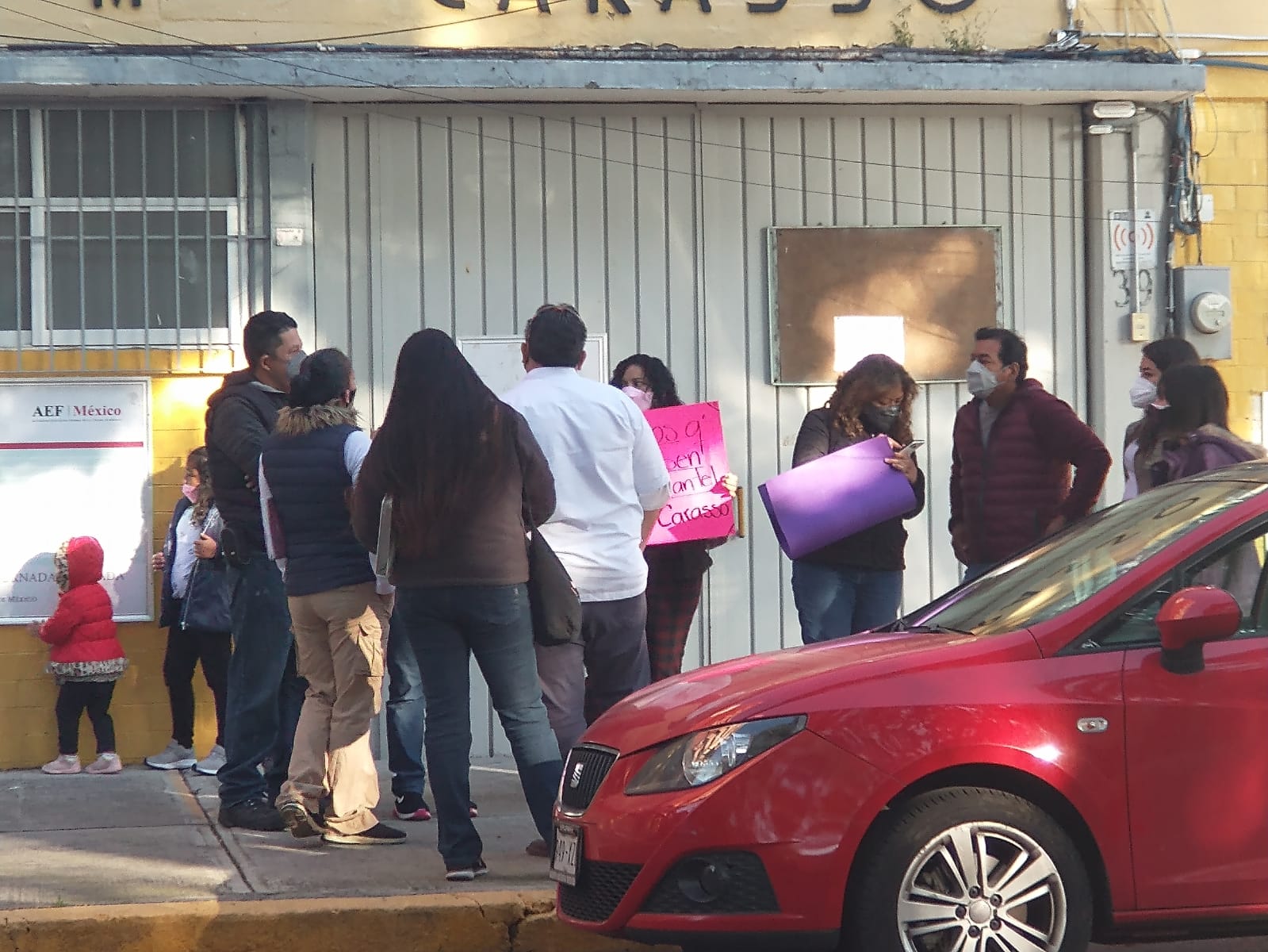 Padres de familia exigen al Sheinbaum regreso del plantel Saúl M. Carasso en Coyoacán
