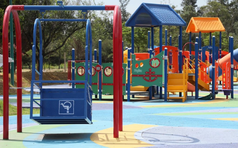 Instalan zona de juegos incluyentes en el Bosque de Aragón