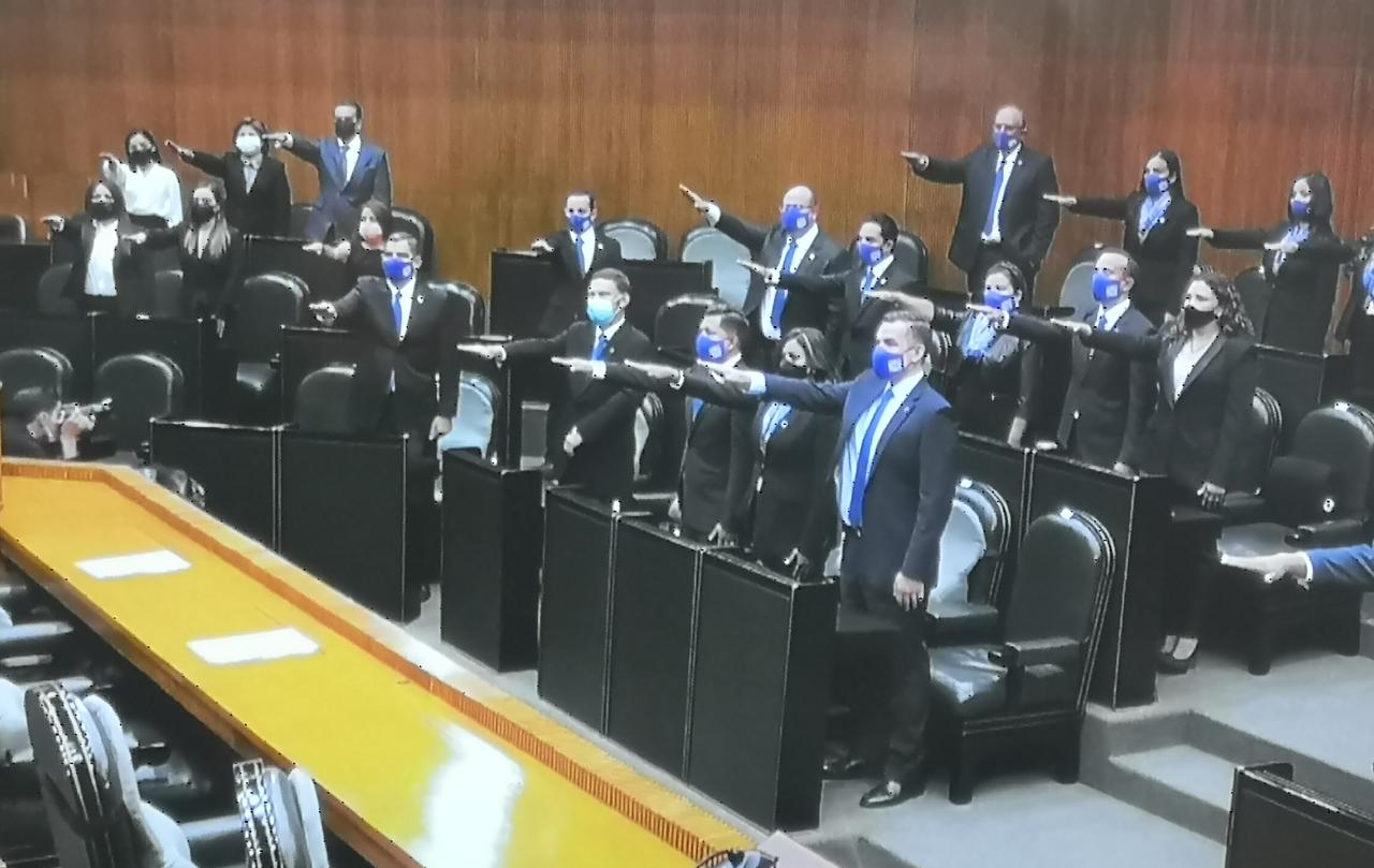 Toman protesta 40 de 42 diputados electos en el Congreso de Nuevo León