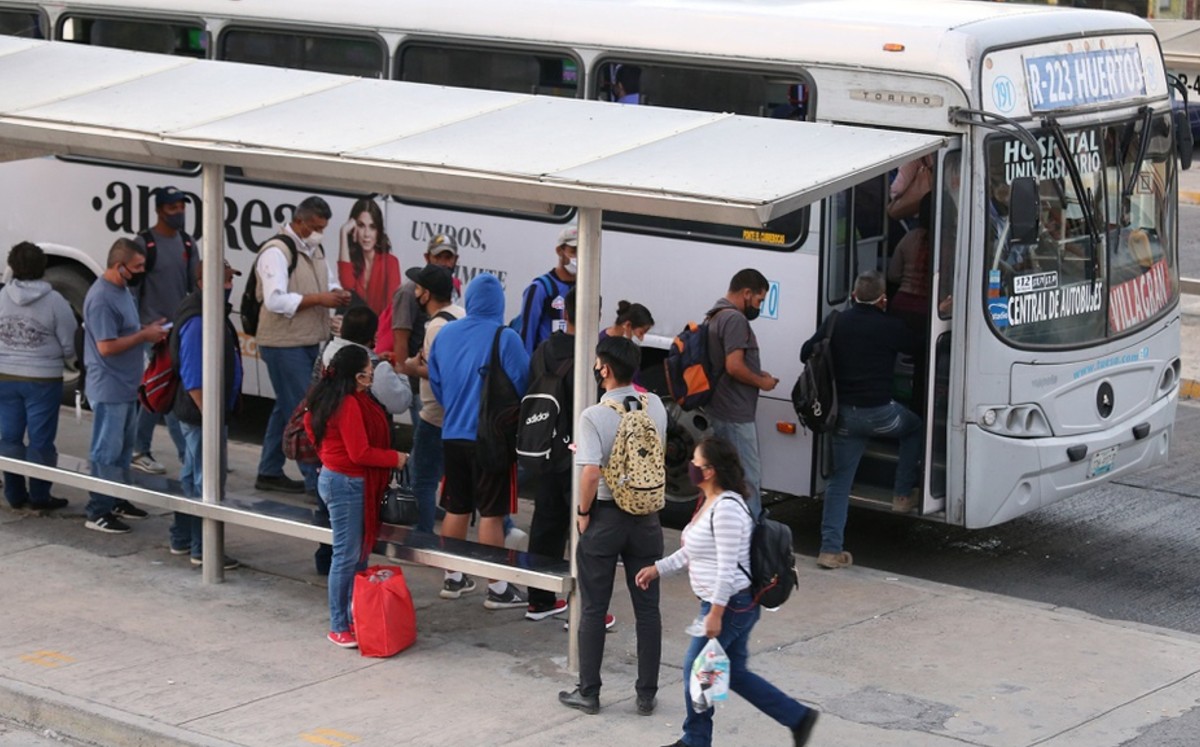 Aseguran que transportistas esperarán a nuevo gobierno de NL antes de alzar tarifa